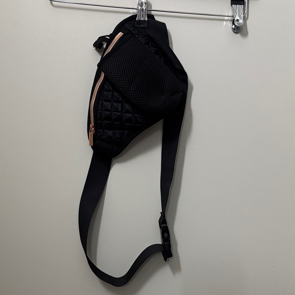 'MyTagslongs' FannyPack/Chest Bag w/Bottle Sleeve rose gold zipper